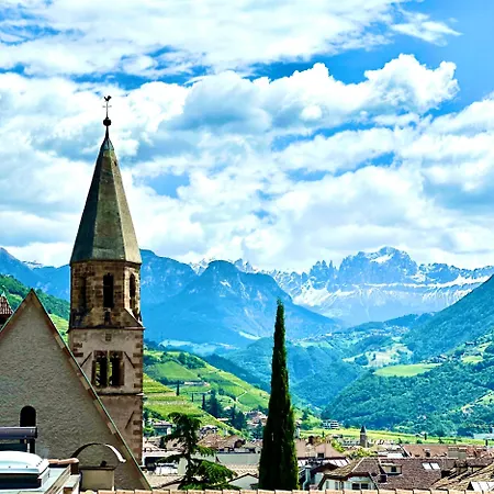 Villareja - Grosszuegige Panorama-Suite Mit Dolomitenblick, Terrasse, Designbad Mit Eingelassener Wanne Und Glasdusche