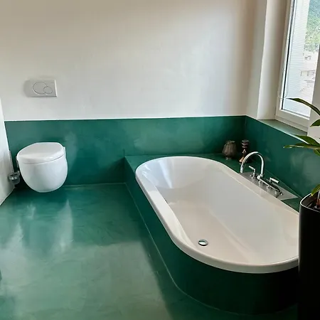 Villareja - Grosszuegige Panorama-suite Mit Dolomitenblick, Terrasse, Designbad Mit Eingelassener Wanne Und Glasdusche Bozen