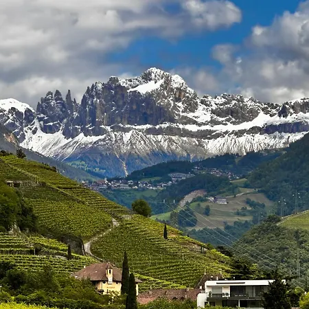 Villareja - Grosszuegige Panorama-Suite Mit Dolomitenblick, Terrasse, Designbad Mit Eingelassener Wanne Und Glasdusche * Bolzano
